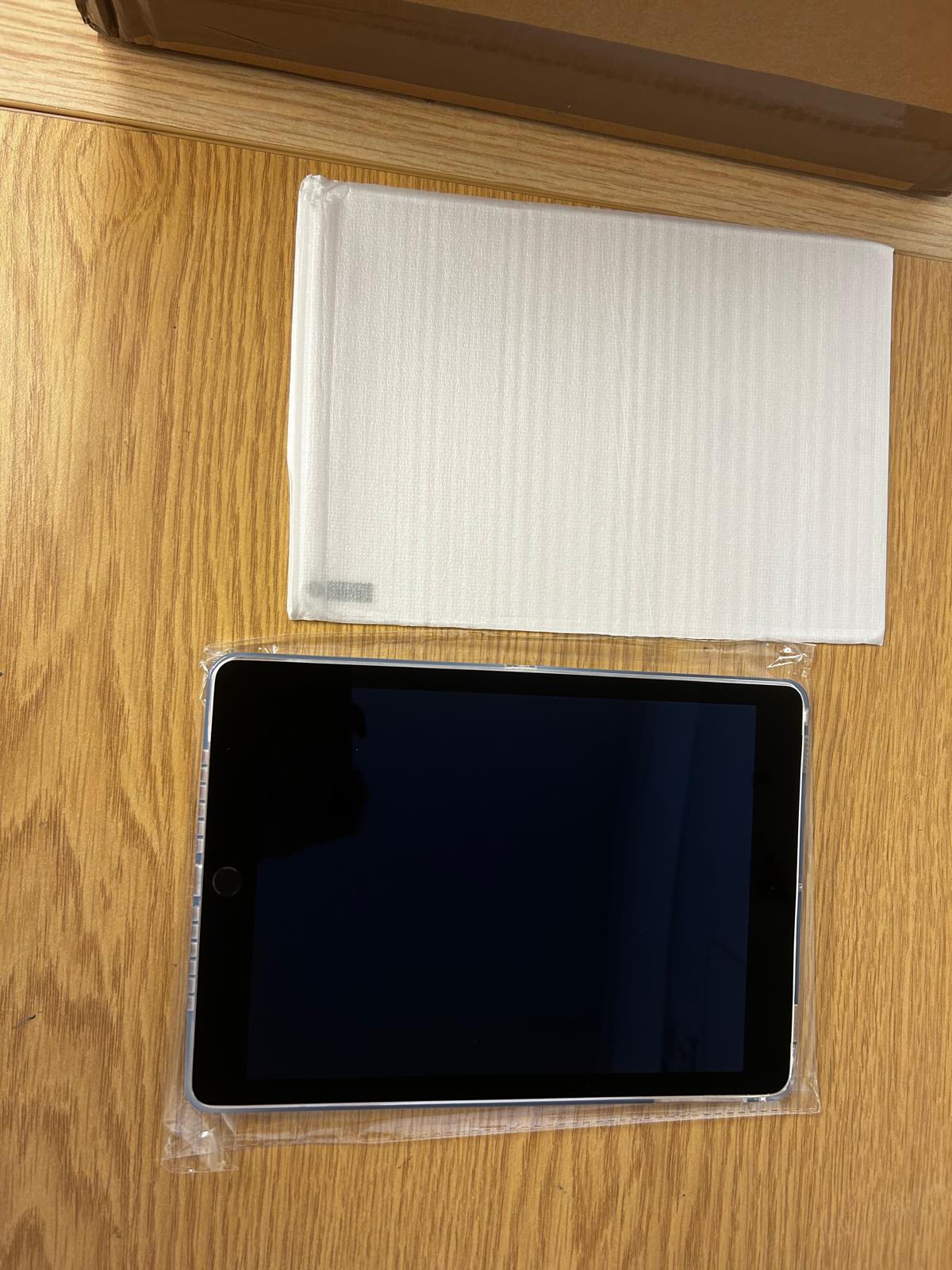 Apple iPad Air 2 32GB 4G LTE Grey Grade C with Case and Screen Protector